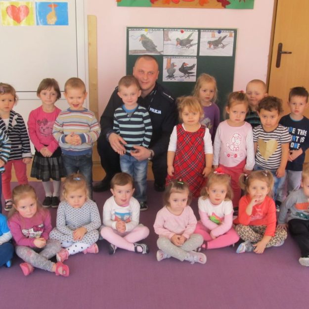 Wizyta policjanta w przedszkolu