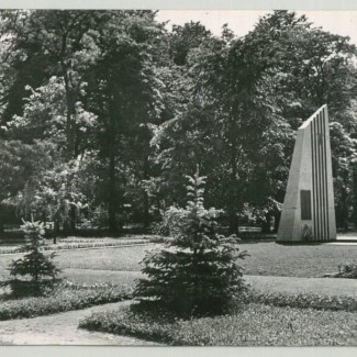 Grybów. Pomnik ku czci poległych i zamordowanych w latach 1939 - 1945