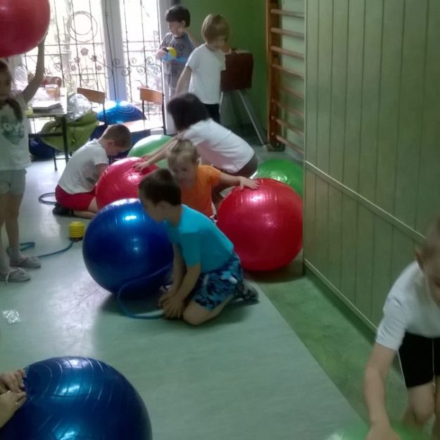 2016-05-04: Zajęcia ruchowe z piłkami