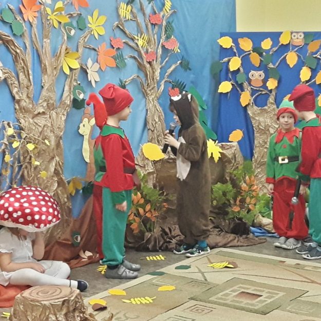 2017-11-17: Pani Jesień w grupie "Słoneczka"