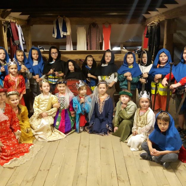 2018-06-19: Grupa "Smerfy" - Wizyta w "Starej Baśni"