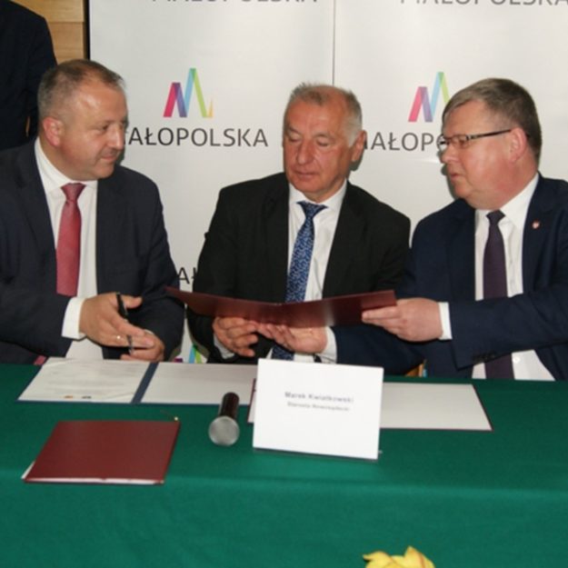 2019-05-20: Promocja projektów "Kierunek Kariera" i "Kierunek Kariera Zawodowa" - podpisanie umowy z WUP Kraków