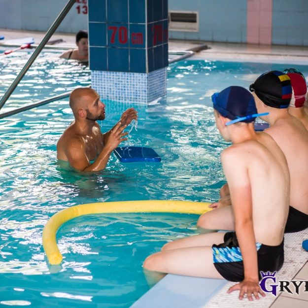 2019-07: Zajęcia wakacyjne na basenie w Stróżach