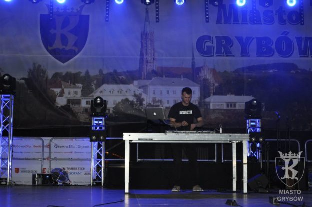 2019-09-07: Jesień Grybowska 2019 - Dyskoteka (DJ Sados)