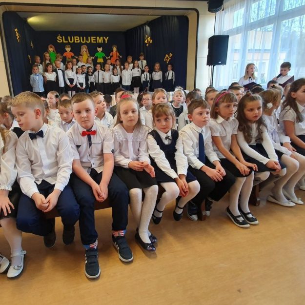 2019-10-30: Ślubowanie pierwszoklasistów w grybowskiej Jedynce