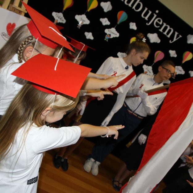 2019-10-18: Ślubowanie pierwszoklasistów w grybowskiej Dwójce