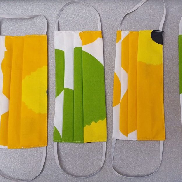 Jedynka włączyła się w akcję szycia maseczek ochronnych