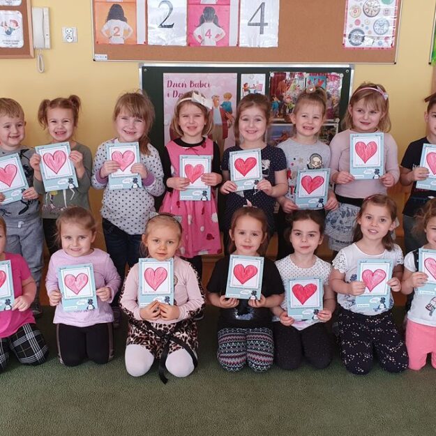 Wnuczka, wnuczek edukuje: Kartki edukacyjne dla seniorów