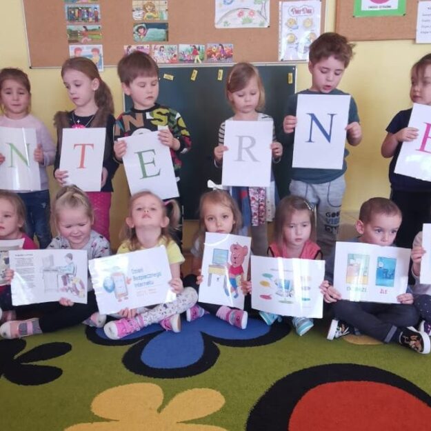 Jak z głową i bezpiecznie korzystać z zasobów Internetu