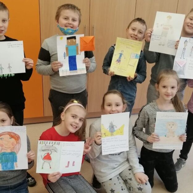 Zajęcia plastyczne w klasie 3a