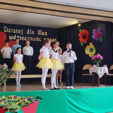 Występ na scenie - prezentacja wierszy