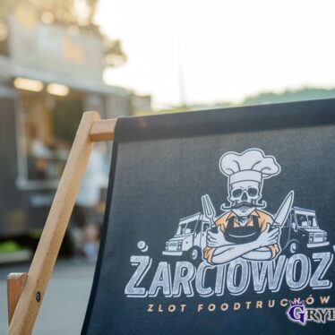 Nadruk reklamowy za składanym krześle - ŻARCIOWOZY - ZLOT FOODTRACKÓW