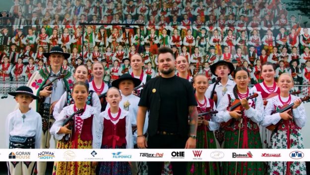 Lider zespołu i kilkoro artystów zaprasza na koncert Małej Armii Janosika