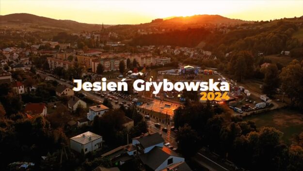 Panorama Grybowa i napis Jesień Grybowska 2024