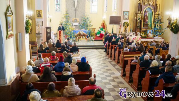 Msza święta w intencji pszczelarzy - widok na nawę główną