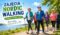 Uśmiechnięta grupa seniorów uprawiająca Nordic Walking