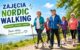 Uśmiechnięta grupa seniorów uprawiająca Nordic Walking