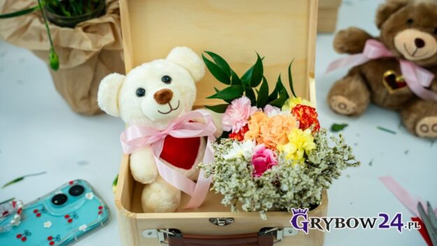 Prosto z serca. Dzieci zaskoczyły mamy z okazji ich święta! Flower Box - prezent dla mamy