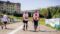 Dwójka mężczyzn w konkurencji Nordic Walking na ostatnich metrach marszu