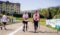 Dwójka mężczyzn w konkurencji Nordic Walking na ostatnich metrach marszu